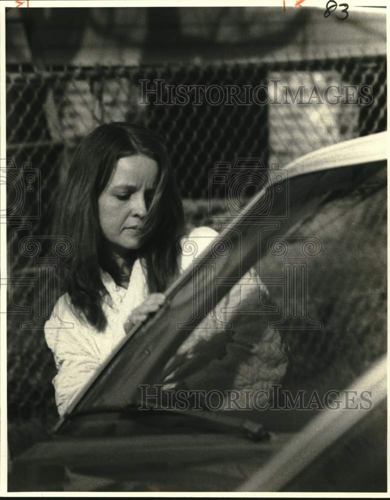 1983 Cherie Werling taken to Central Lockup for shooting her husband - Historic Images