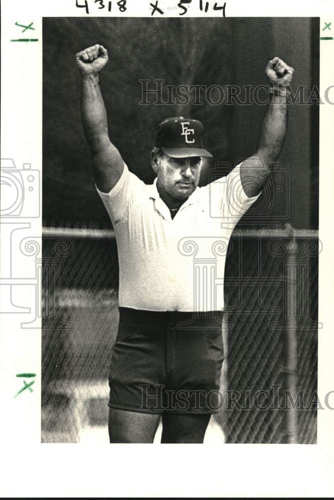 1984 Press Photo Football-Coach Al Weidenbacher at the Ecole Clasique - Historic Images