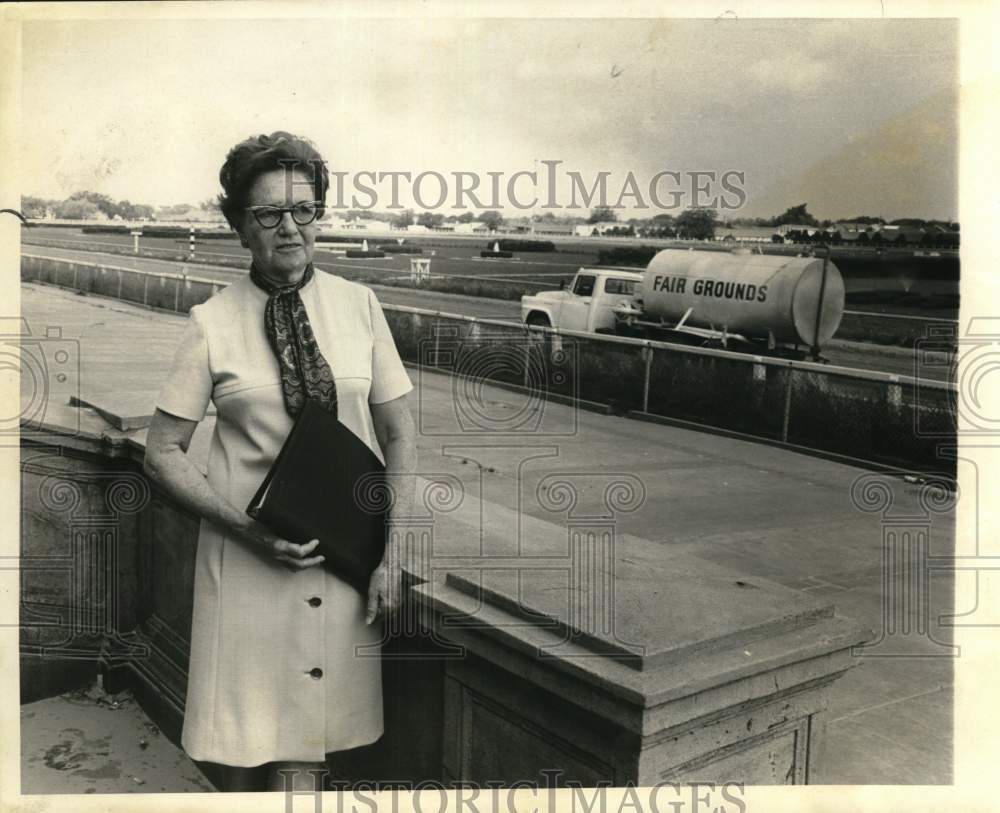 1970 Press Photo Lucile C. Wells retiring office manager at the Fair Grounds - Historic Images