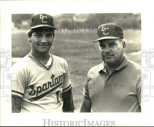 1986 Press Photo Ecole Classique Al Weidenbacher with baseball player- Historic Images