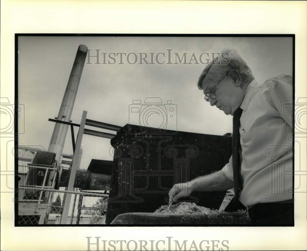 1989 Ed Sessum, Director of Building and Grounds of West Jefferson - Historic Images