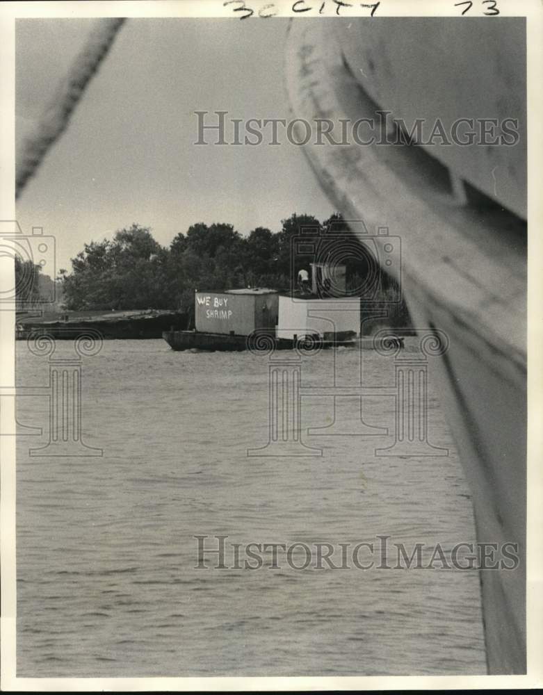 1973 Press Photo Shrimp fishermen heading out despite a bad fishing season - Historic Images