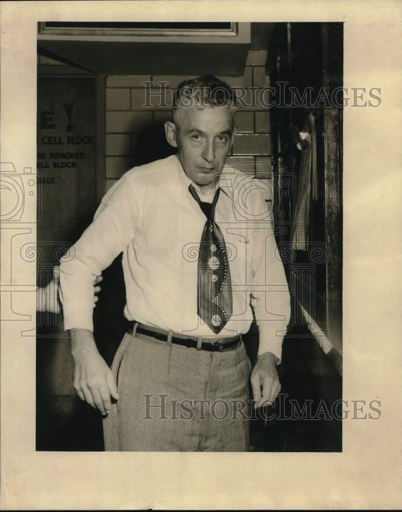 1955 Nathan Sherman, suspect in Hibernia National Bank robbery - Historic Images