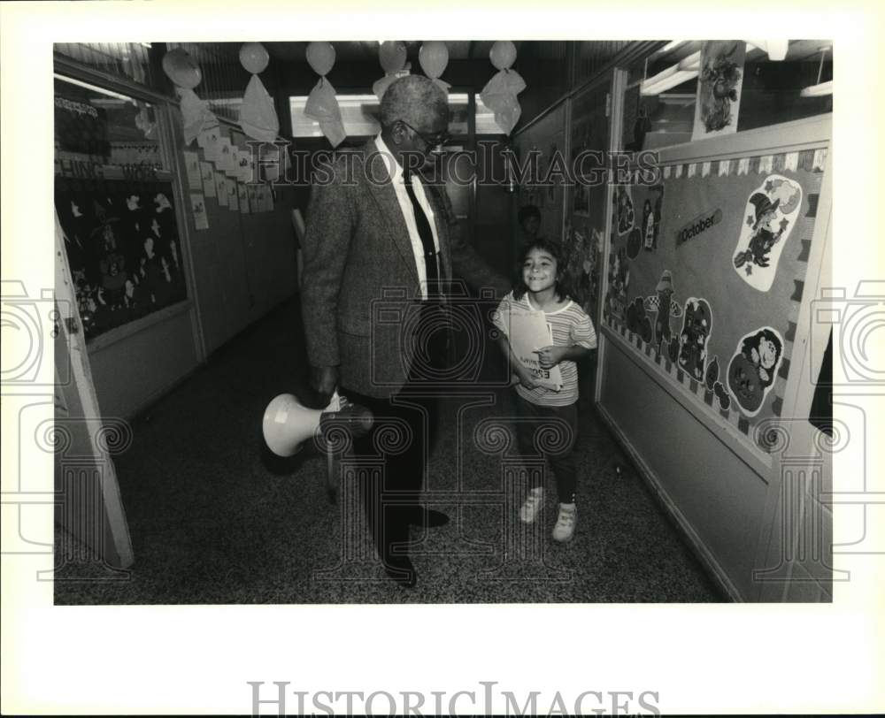 1990 Principal Prince Washington &amp; student at Elm Grove Elementary - Historic Images