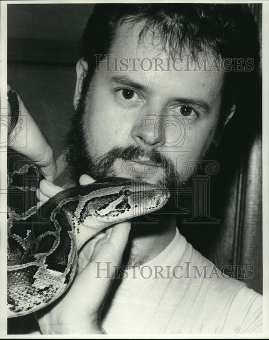 1977 Mark Silver, snake owner - Historic Images