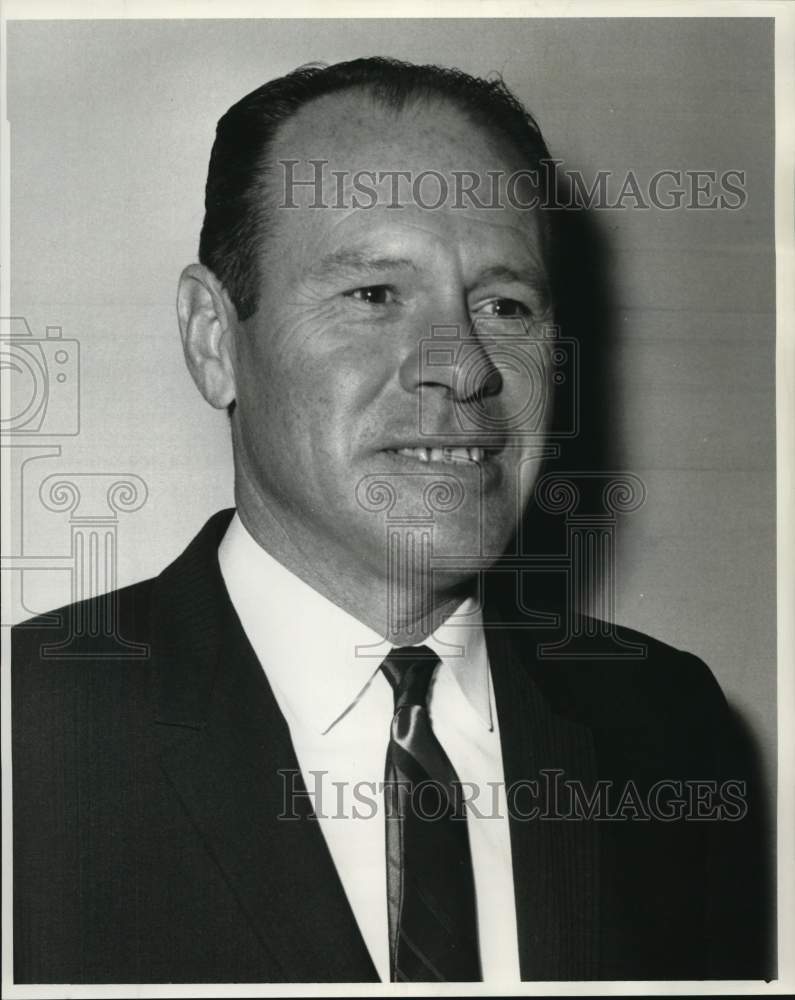 1964 John A. Sim, President of electrical Cooperatives at Monteleone - Historic Images