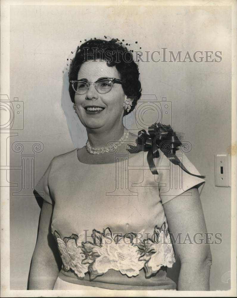 1960 Mrs. George Simno, Jr, pres. of St. Mary&#39;s Dominican Mothers - Historic Images