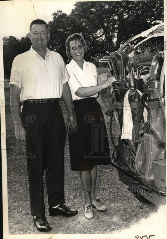 1963 Press Photo Mr. & Mrs. John Smallpage, golfing in New Orleans Country Club- Historic Images