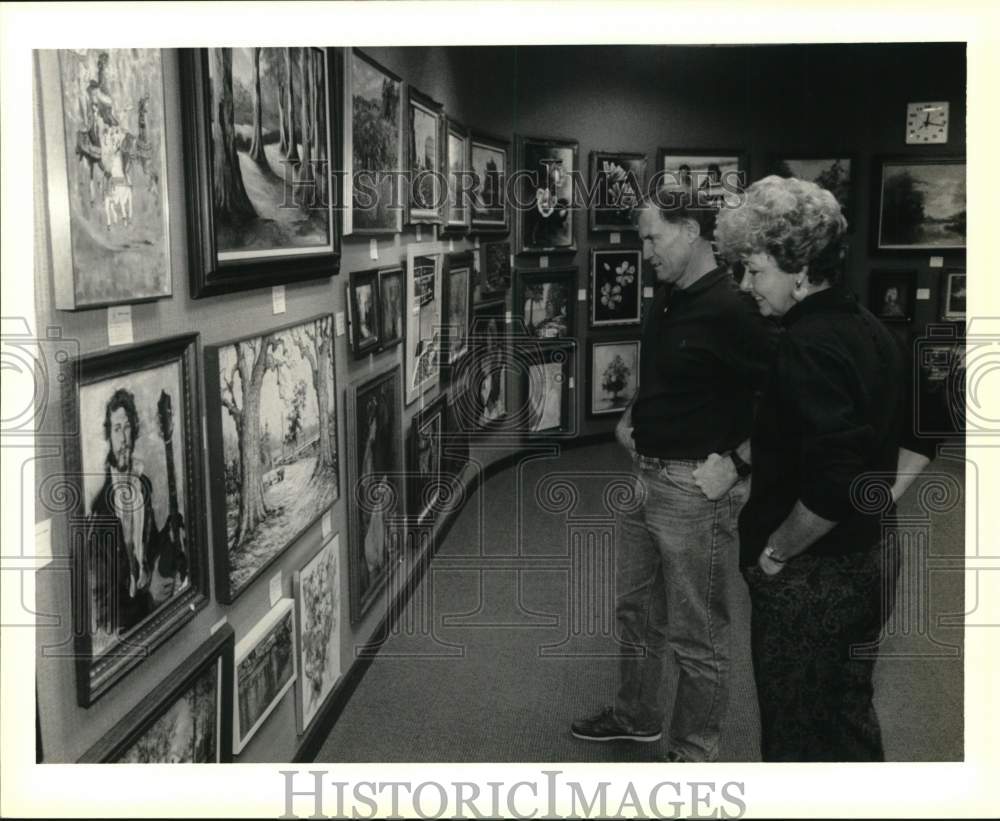 1990 Sandy Lindsay &amp; Paul Borgatti at the Slidell Art League show. - Historic Images