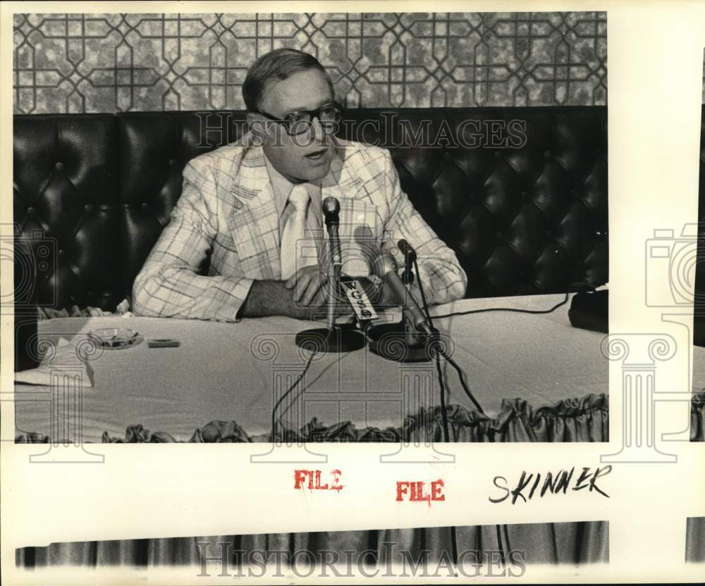 1977 Denzil Skinner Press Conference, Stadium Club of the Superdome. - Historic Images