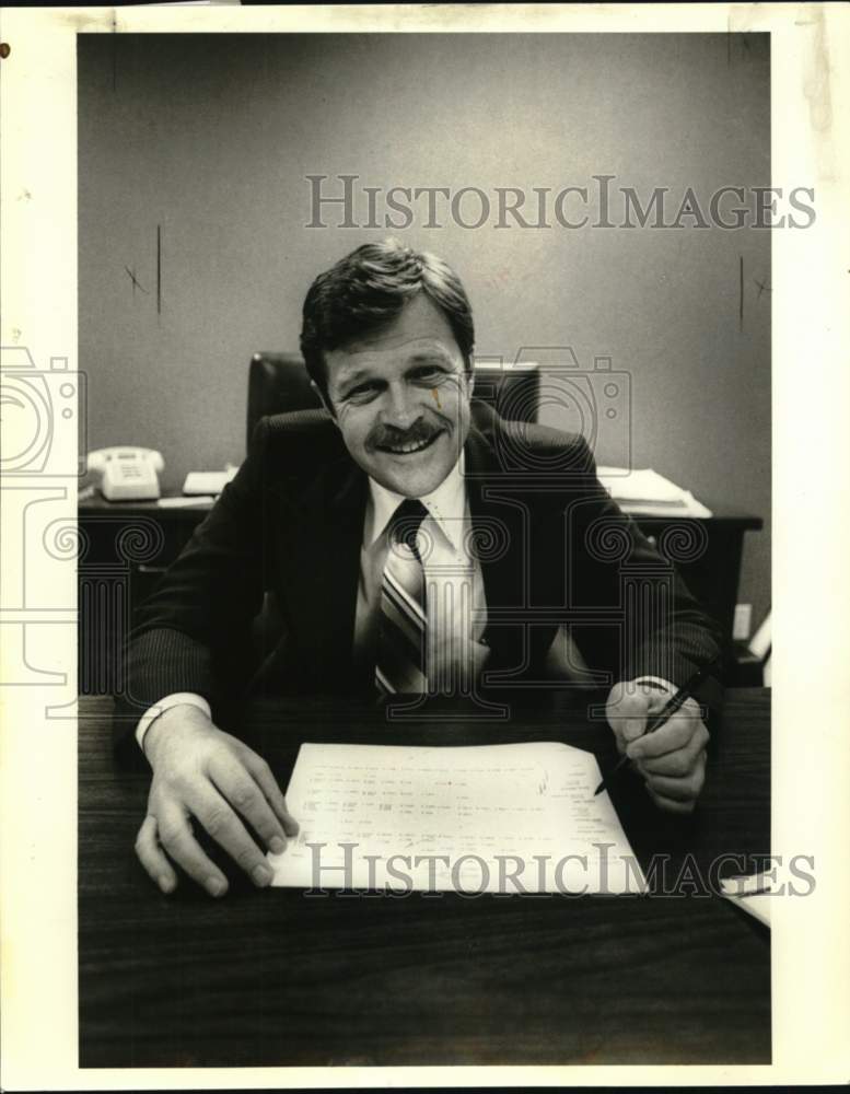 1983 LOOP Incorporated manager Jerry N. Sparks - Historic Images