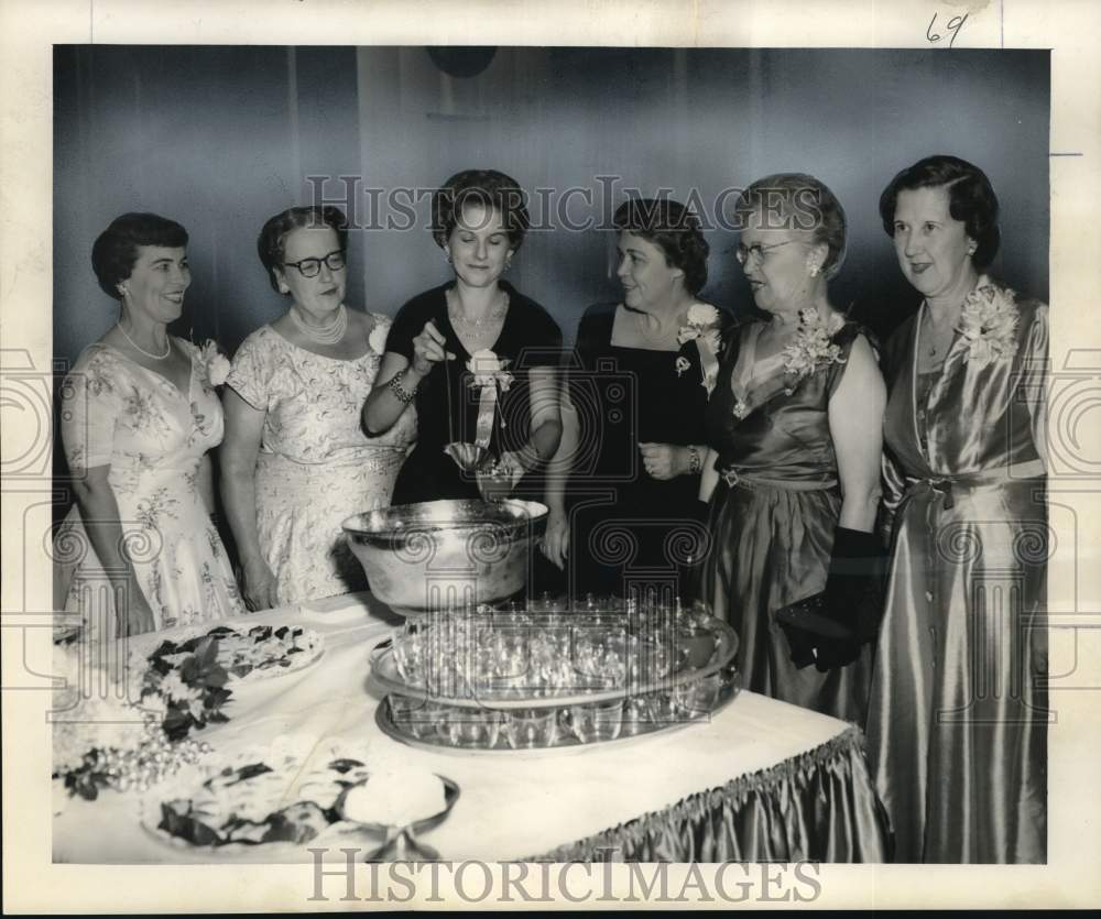 1956 Press Photo Metropolitan Council of Catholic Women&#39;s 25th Anniversary - Historic Images