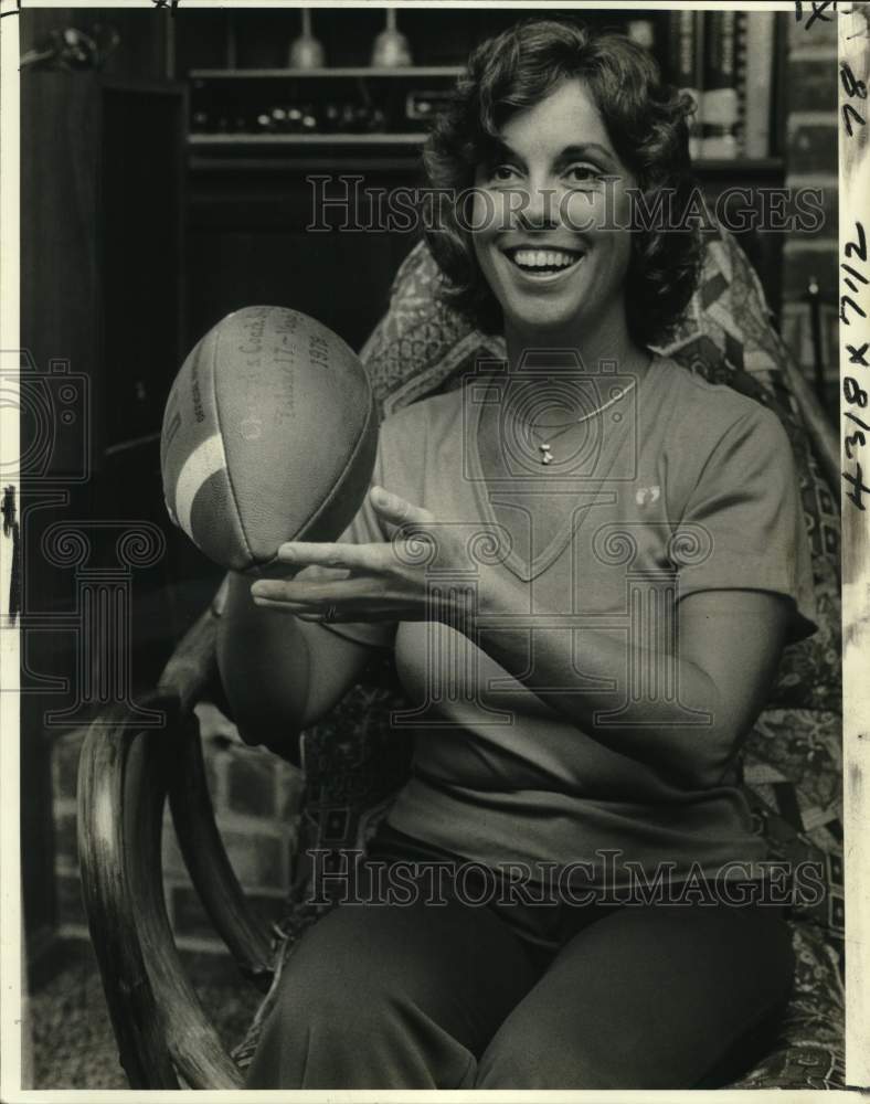 1979 Press Photo Cheryl Smith, wife of Tulane Coach Larry Smith - noc64163 - Historic Images