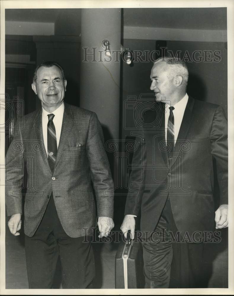 1968 Press Photo Judge Carlos Spaht with W.W. McDougall at Federal Grand Jury - Historic Images