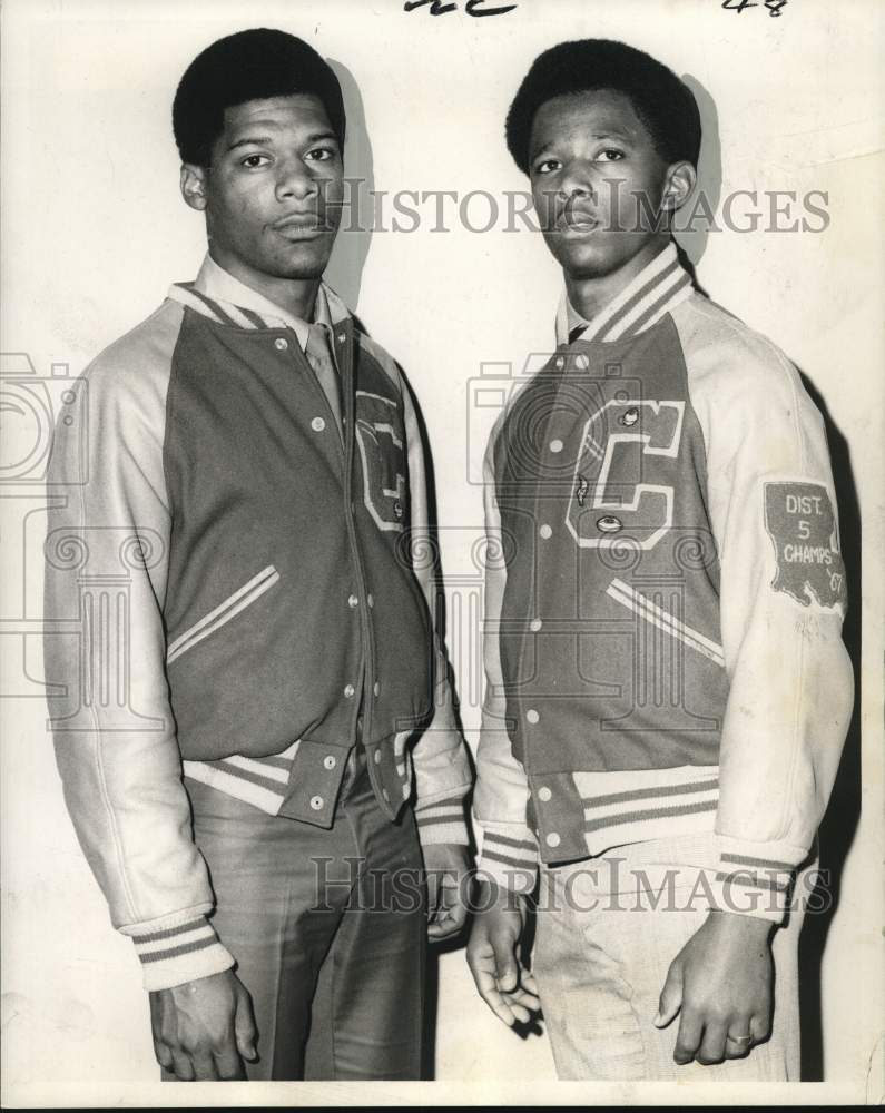 1970 Press Photo Wilbert Smith and Simon Dave-District V Lialo seniors - Historic Images