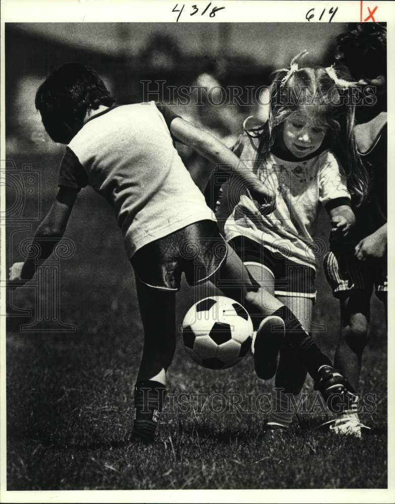 1981 Press Photo Children playing soccer - noc64762- Historic Images