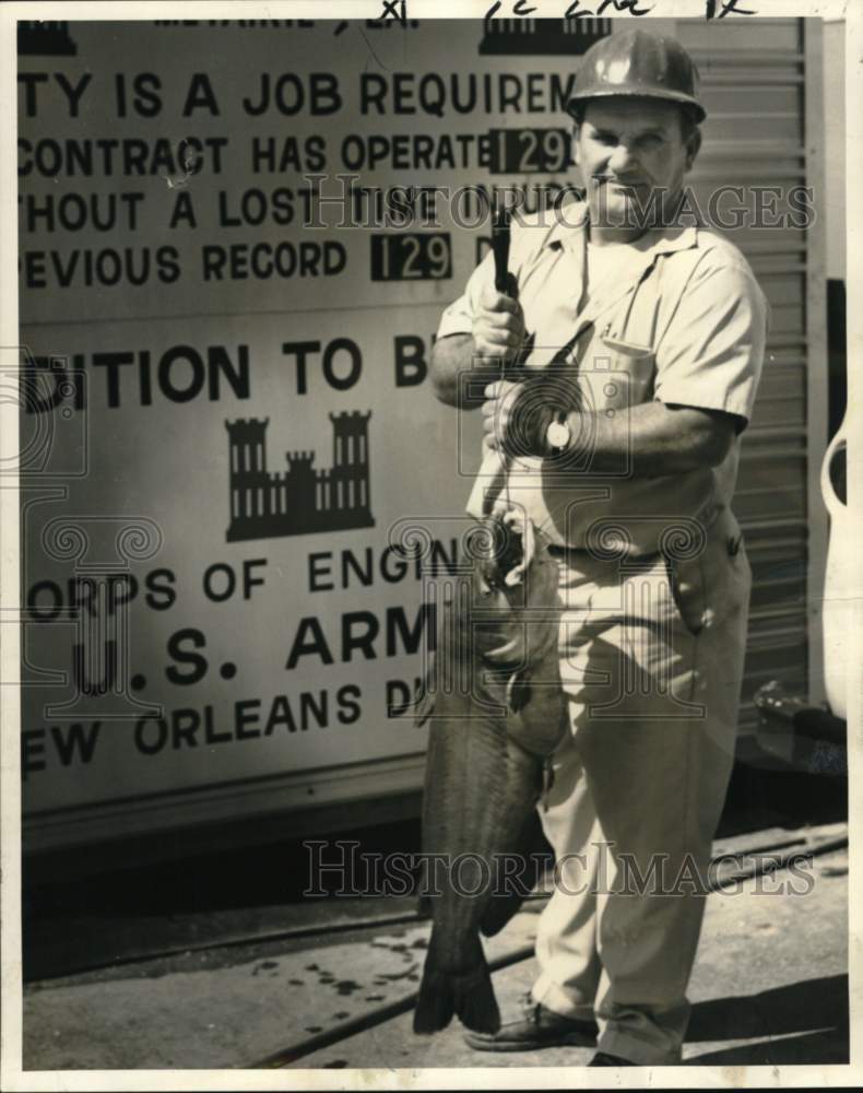 1970 Press Photo Anthony Vidosh with catfish he caught in Mississippi River - Historic Images