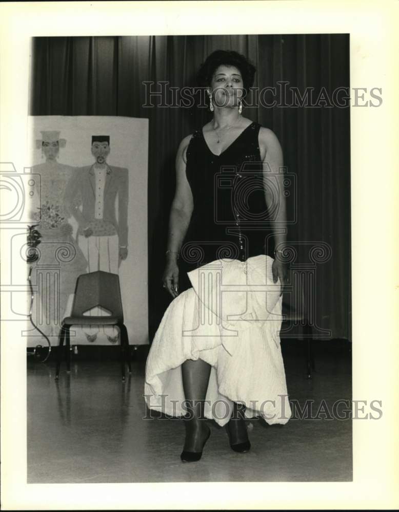 1988 Press Photo Evelyn Smith, a teacher at Destrehan Middle School - Historic Images