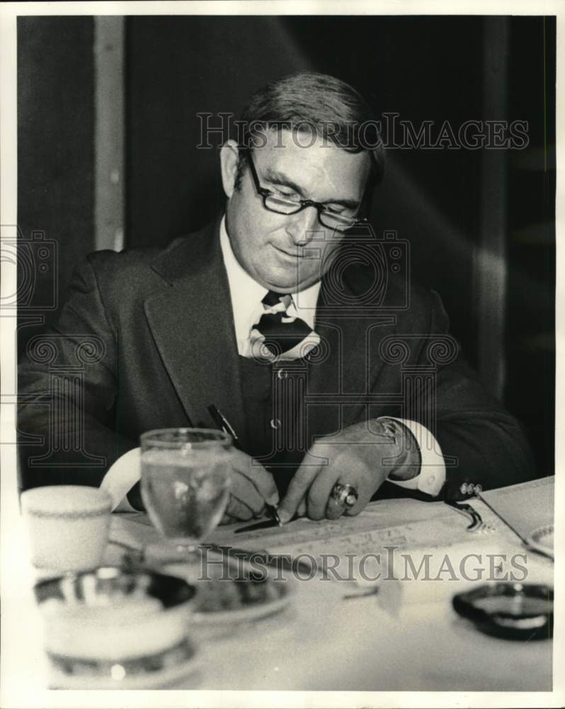 1976 Press Photo Hank Stram, Football - noc66241- Historic Images