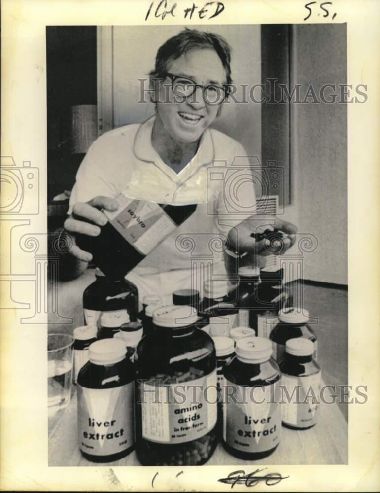 1973 Press Photo Bobby Riggs, tennis champion promoting supplements. - noc66371 - Historic Images