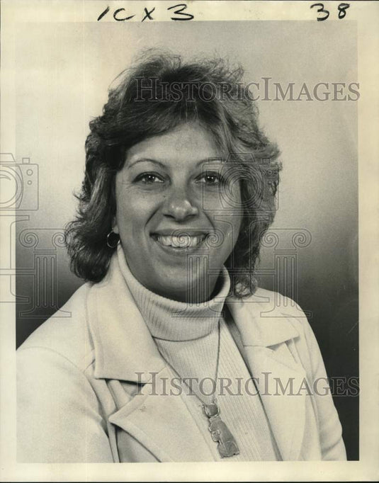 1975 Author of "Land of the Fox," Jane Author - Historic Images