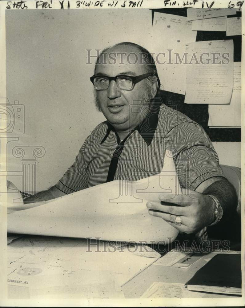 1976 New Orleans Home Builders Association president Louis Stall. - Historic Images