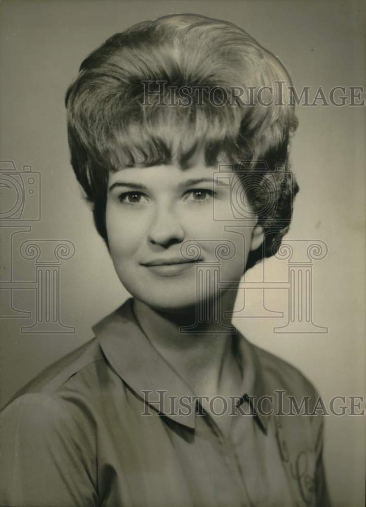 1964 Mrs. Hattie Stacy of Natchez, Mississippi is Mrs. Mississippi - Historic Images