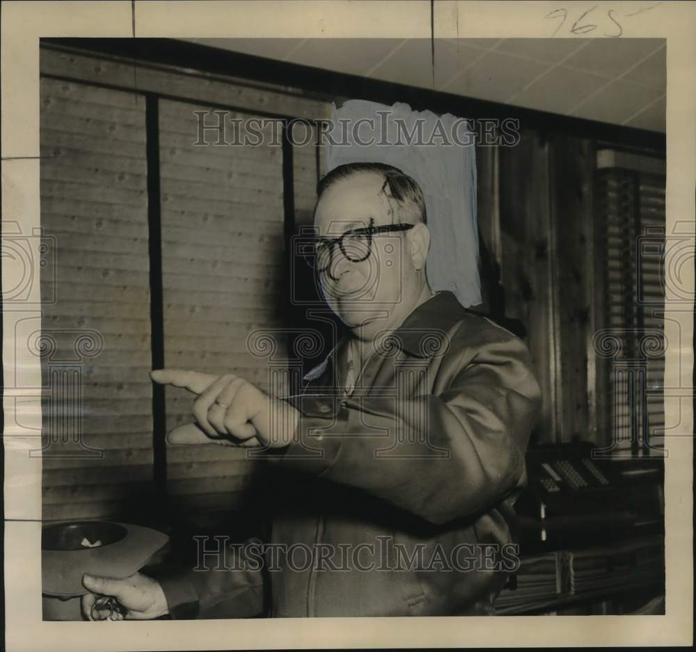 1958 Charles Standsbury, cashier for Western Packing Co- Burglary - Historic Images