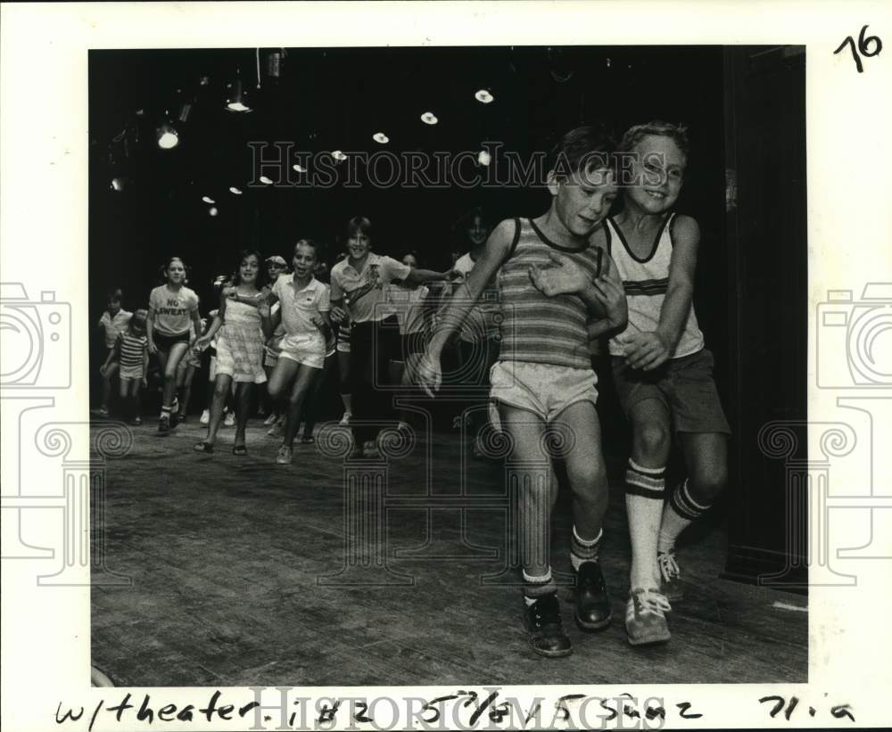 1981 Children show stage delight during rehearsal of South Pacific - Historic Images