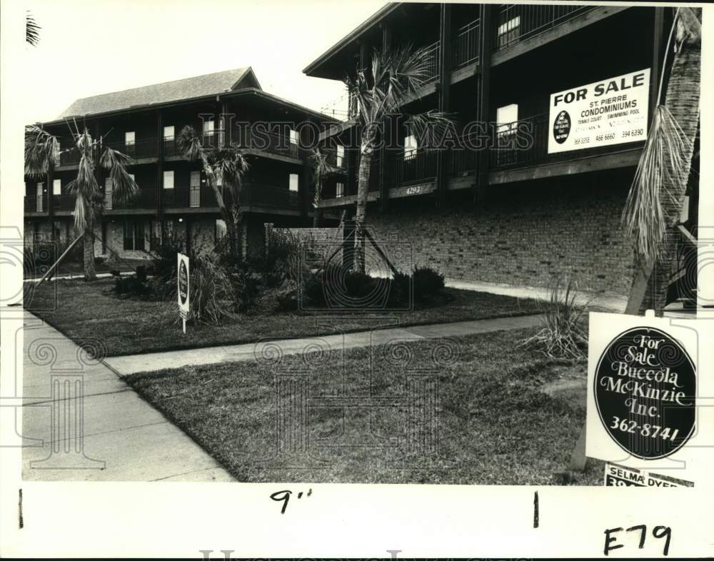 1983 Press Photo Completed condo buildings at Village St. Pierre, Westbank- Historic Images