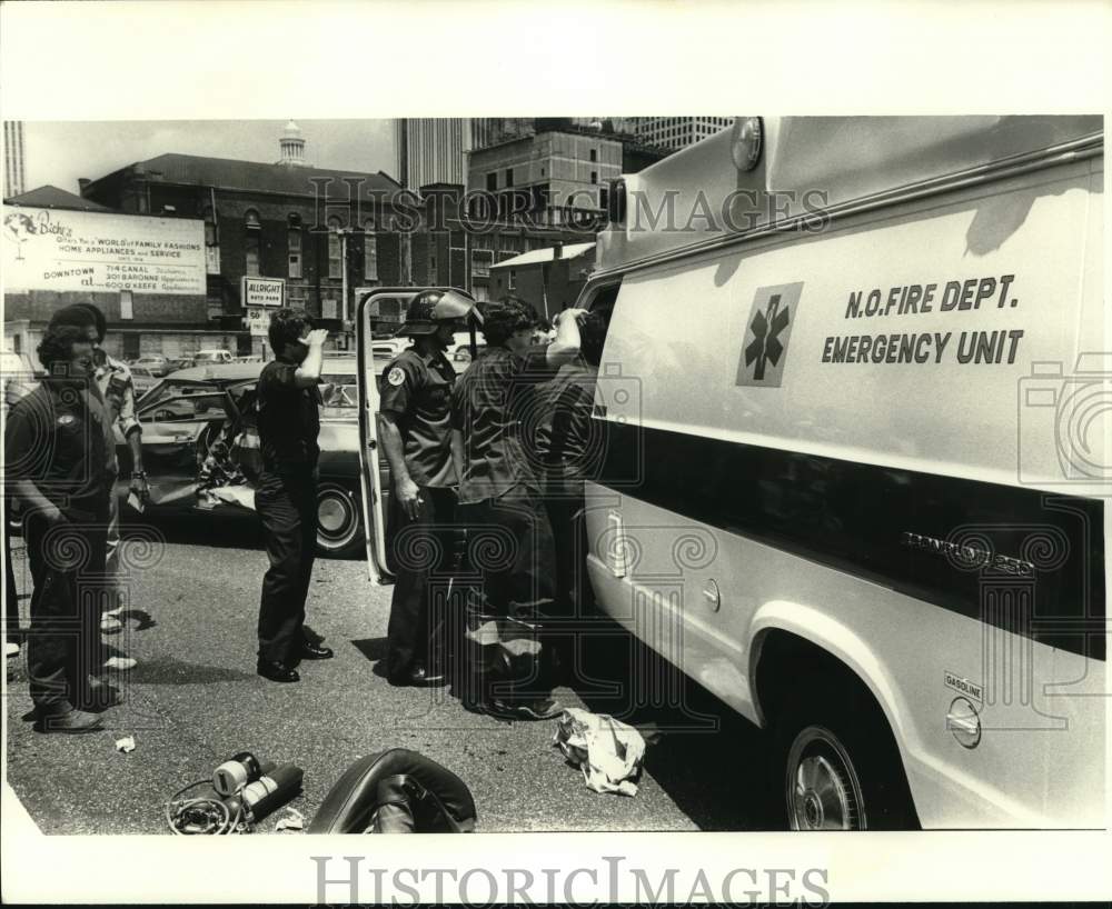 1978 New Orleans Fire Department- Emergency Unit At Accident Scene - Historic Images