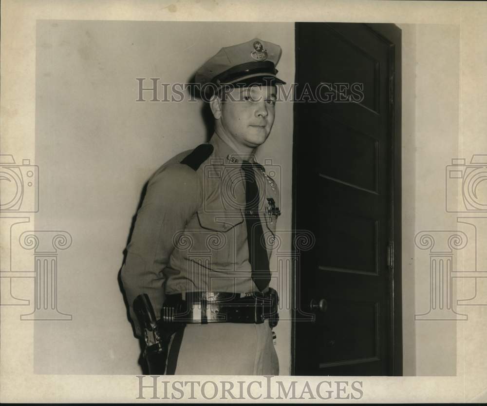 1957 Press Photo Trooper Donald K. Villarbuia discovered Mrs. Tilotta&#39;s body- Historic Images