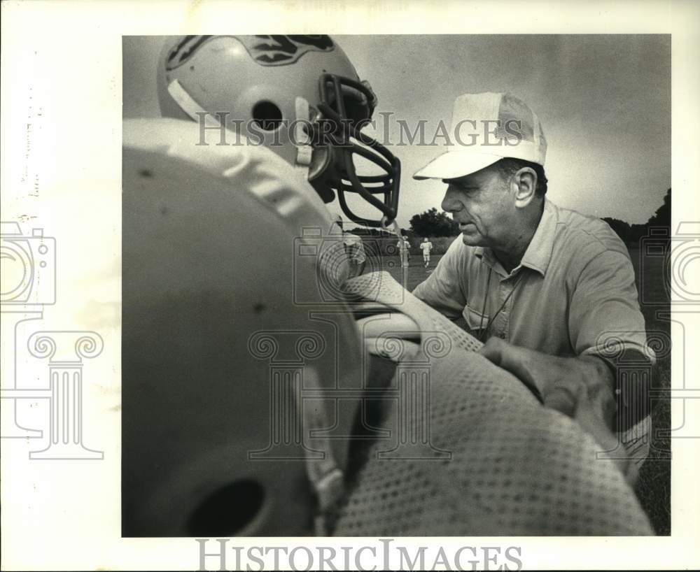 1987 Press Photo Head football Chuck Villavaso at Promised Land Academy - Historic Images