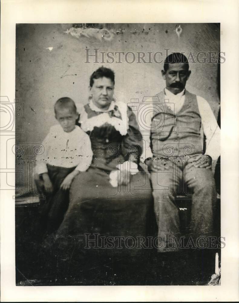 1896 Bernard Levy with his parents Mr. & Mrs. Otto Levy - Historic Images