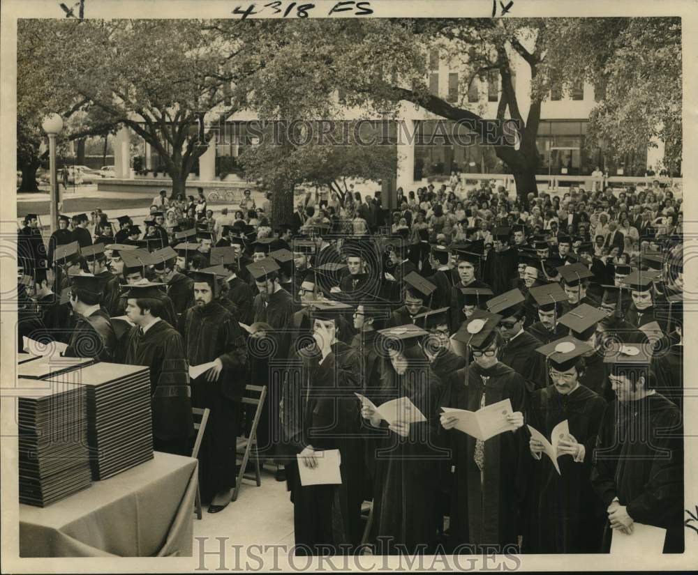 1973 Tulane University School of Law Commencement. - Historic Images