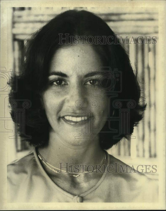 1978 Designer Kay Unger during Caribbean trip to film collection - Historic Images