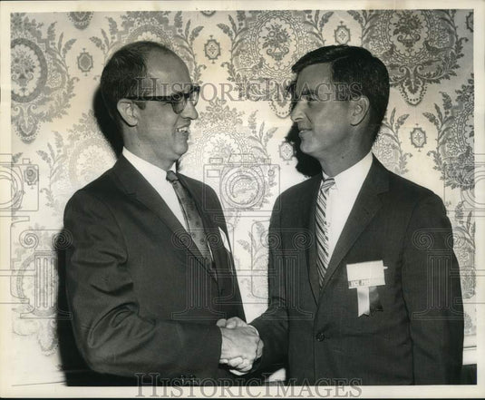 1963 Press Photo Warren Forstall and Marcus Tully of Ad Club at Monteleone Hotel - Historic Images