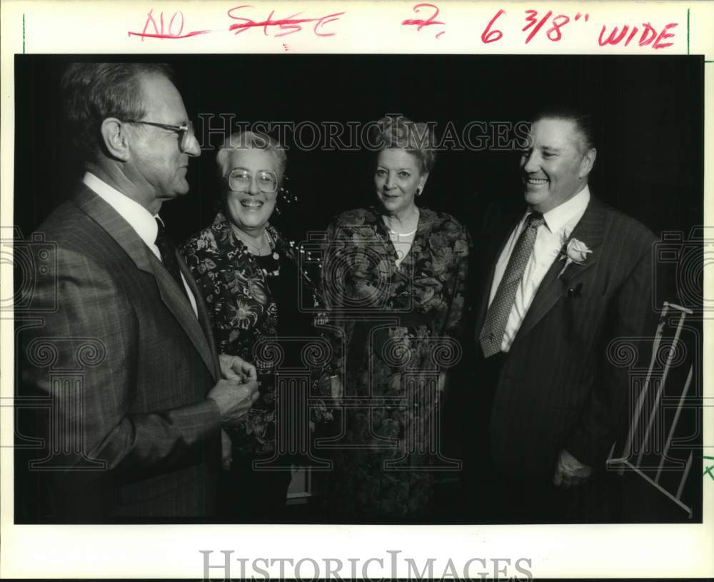 1989 Press Photo Bunny Uzee and company at Miller Roast event - Historic Images