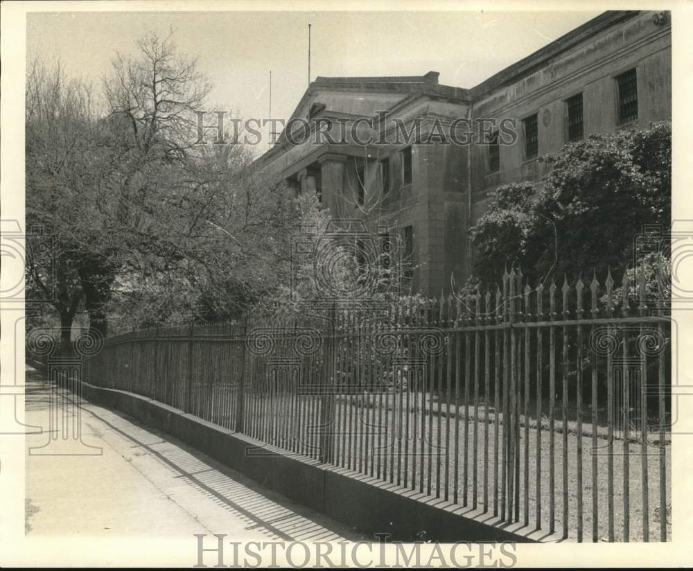 1971 The old United States Mint building viewed from the side - Historic Images