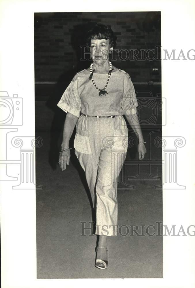 1985 Press Photo American Association of University Women&#39;s Spring fashion show - Historic Images