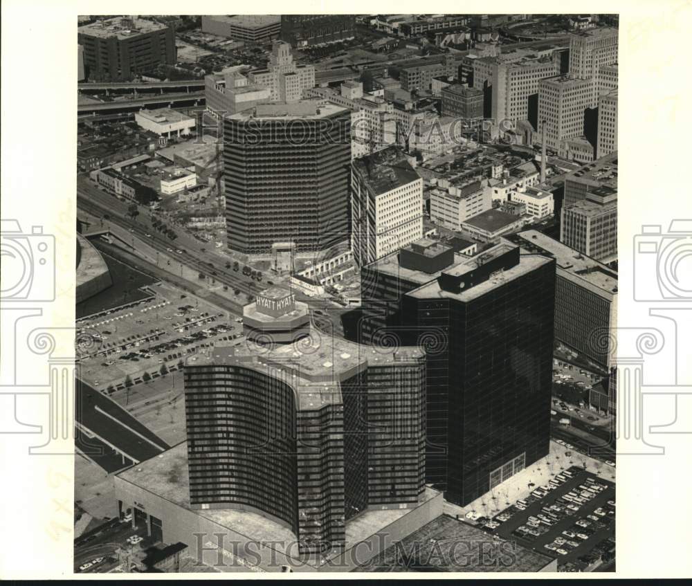 1982 Press Photo Oil company buildings in the CBD of New Orleans - noc77468- Historic Images