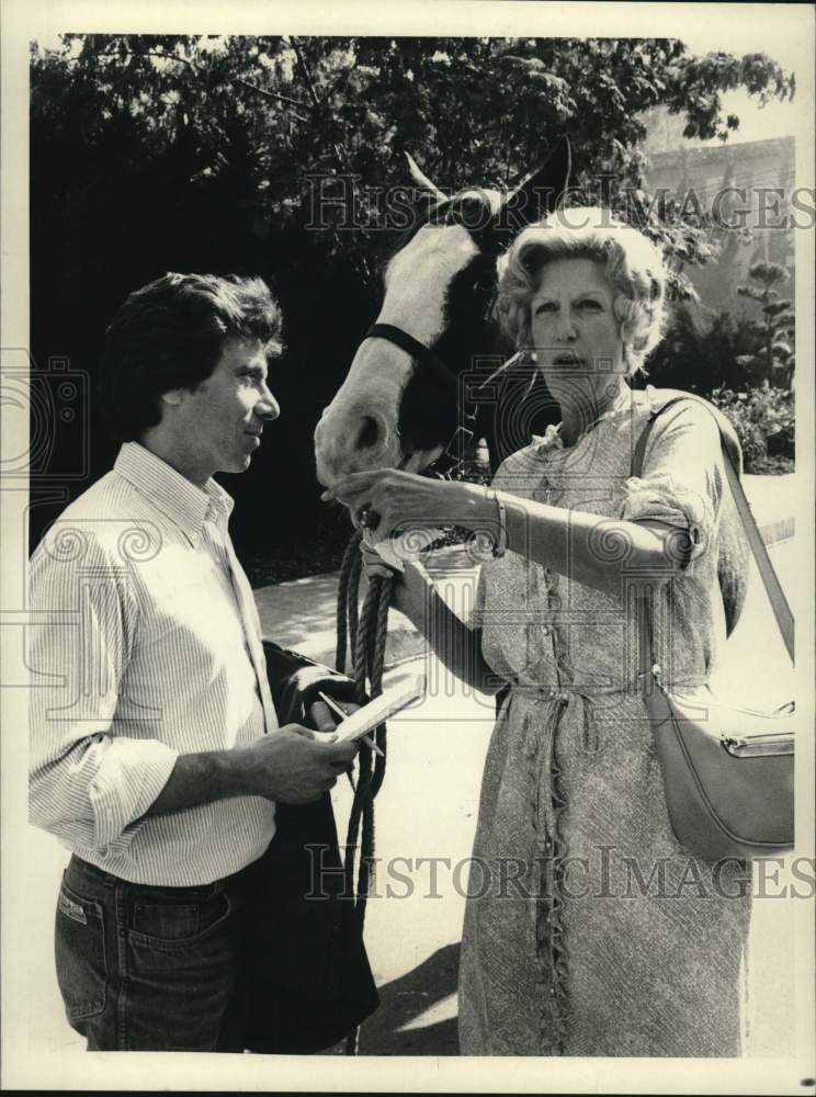 1980 Press Photo Robert Walden and Nancy Marchand star in "Lou Grant" - Historic Images