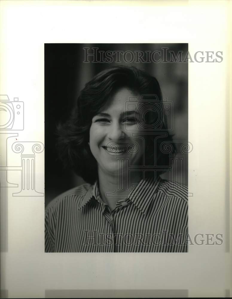 1990 Press Photo Volleyball Debbie Surgi of Sacred Heart Academy- Historic Images