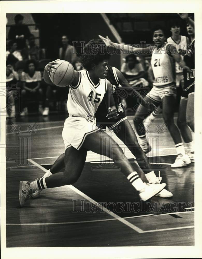 1985 Press Photo Co-ed basketball stars from University of New Orleans - Historic Images