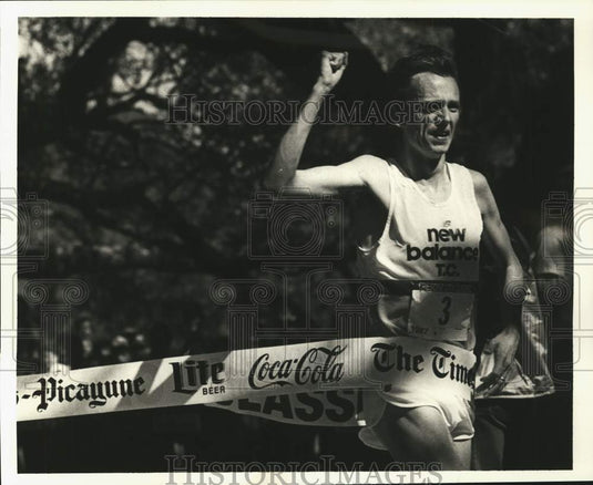 1987 Press Photo Runner John Tracey wins the Crescent City Classic, Audubon Park - Historic Images