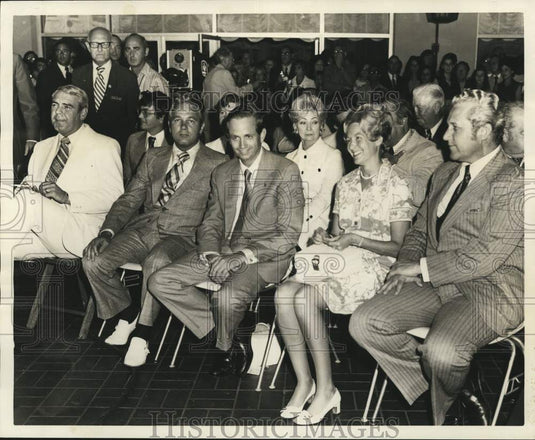 1972 Press Photo Governor Edwards, Mr. & Mrs. J. W. Marriott Jr. & Moon Landrieu - Historic Images