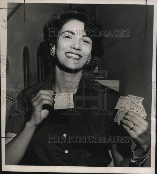 1956 Press Photo Mrs. Betty Gregoire, first "Win-A-Mint" contest winner- Historic Images