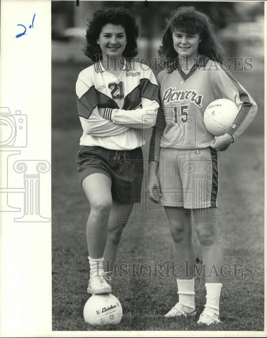 1989 Press Photo Candice Greichgauer of Riverdale with fellow volleyball MVP- Historic Images