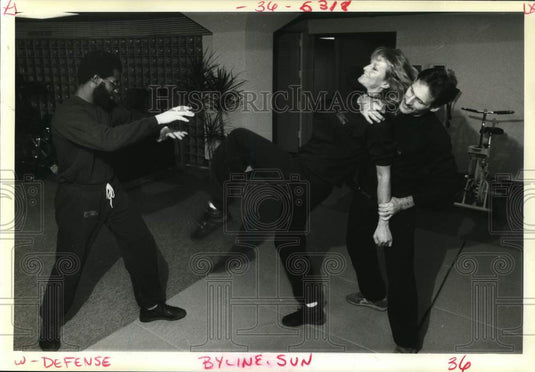 1983 Press Photo Marital arts instructors train at Executive Self-Defense Center - Historic Images