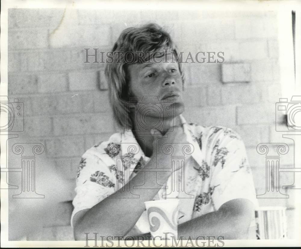 1976 Press Photo Golf player B. Thompson takes a break - noc97096 - Historic Images